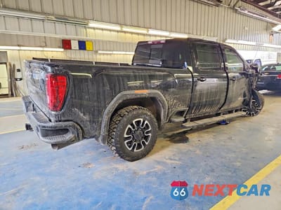 Trzecie zdjęcie samochodu z tyłu: 2020 GMC SIERRA K2500 AT4 VIN:1GT49PEY3LF198671 - miniatura