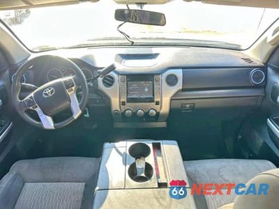 Zdjęcie 6 z 10 samochodu: 2017 TOYOTA TUNDRA DOUBLE CAB SR VIN:5TFUM5F16HX071127 - miniatura