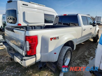 Trzecie zdjęcie samochodu z tyłu: 2019 FORD F450 SUPER DUTY VIN:1FT8W4DT3KED81314 - miniatura