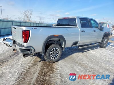 Trzecie zdjęcie samochodu z tyłu: 2022 GMC SIERRA K3500 VIN:1GT49SEY6NF104286 - miniatura