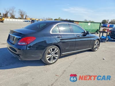 Trzecie zdjęcie samochodu z tyłu: 2018 MERCEDES-BENZ C 300 VIN:55SWF4JB9JU242495 - miniatura