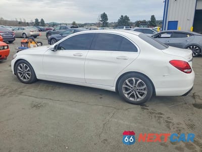 Drugie zdjęcie samochodu z przodu: 2018 MERCEDES-BENZ C 300 VIN:55SWF4JB9JU258583 - miniatura