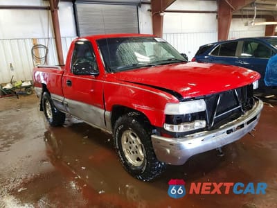 Czwarte zdjęcie samochodu z boku: 2000 CHEVROLET SILVERADO K1500 VIN:1GCEK14V1YZ316588 - miniatura