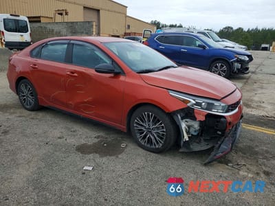 Czwarte zdjęcie samochodu z boku: 2022 KIA FORTE GT LINE VIN:3KPF54AD5NE453369 - miniatura