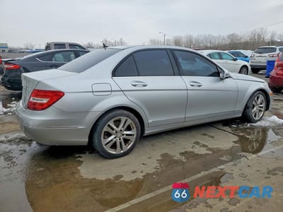 Trzecie zdjęcie samochodu z tyłu: 2013 MERCEDES-BENZ C 250 VIN:WDDGF4HB9DA743465 - miniatura