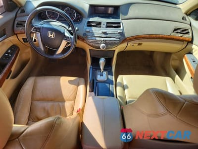 Zdjęcie 8 z 12 samochodu: 2009 HONDA ACCORD EXL VIN:1HGCP36899A044191 - miniatura