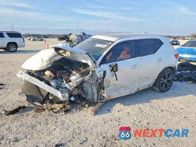 2021 VOLVO XC40 T5 INSCRIPTION YV4162UL3M2549038 - główne zdjęcie licytacji z USA - miniatura