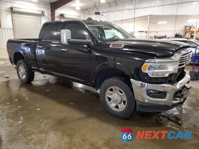 Czwarte zdjęcie samochodu z boku: 2022 RAM 2500 LARAMIE VIN:3C6UR5FL2NG344557 - miniatura