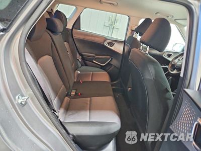 Zdjęcie 10 z 12 samochodu: 2025 KIA SOUL LX VIN:KNDJ23AU0S7943162 - miniatura