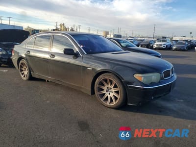 Czwarte zdjęcie samochodu z boku: 2004 BMW 745 LI VIN:WBAGN63584DS51886 - miniatura