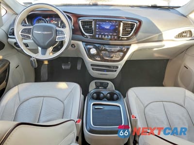 Zdjęcie 8 z 14 samochodu: 2017 CHRYSLER PACIFICA LIMITED VIN:2C4RC1GG1HR551644 - miniatura