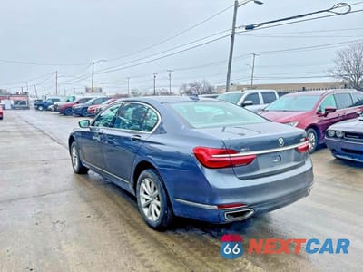 Trzecie zdjęcie samochodu z tyłu: 2018 BMW 740 XI VIN:WBA7E4C54JGV23896 - miniatura