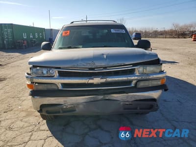 Piąte zdjęcie samochodu w środku: 2001 CHEVROLET SUBURBAN C1500 VIN:3GNEC16T91G174318 - miniatura
