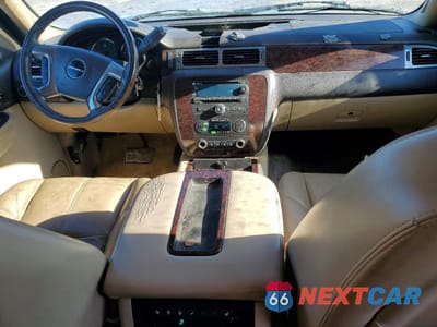 Zdjęcie 8 z 14 samochodu: 2007 GMC YUKON DENALI VIN:1GKFK63807J183773 - miniatura