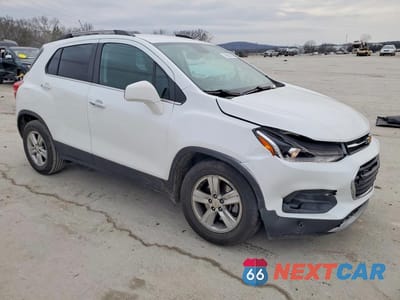 Czwarte zdjęcie samochodu z boku: 2019 CHEVROLET TRAX 1LT VIN:KL7CJLSB8KB935989 - miniatura