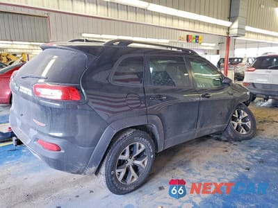Trzecie zdjęcie samochodu z tyłu: 2015 JEEP CHEROKEE TRAILHAWK VIN:1C4PJMBS8FW650119 - miniatura