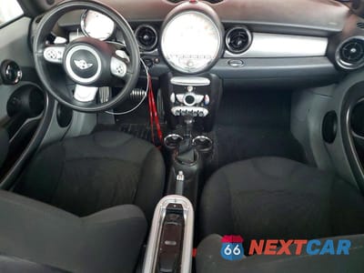 Zdjęcie 8 z 11 samochodu: 2007 MINI COOPER S VIN:WMWMF73557TV30311 - miniatura