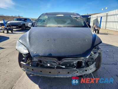 Piąte zdjęcie samochodu w środku: 2019 TESLA MODEL X VIN:5YJXCDE22KF180691 - miniatura