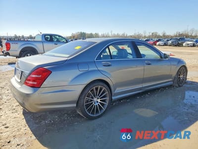 Trzecie zdjęcie samochodu z tyłu: 2011 MERCEDES-BENZ S 550 VIN:WDDNG7BB9BA402028 - miniatura