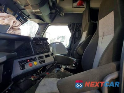 Zdjęcie 11 z 13 samochodu: 2022 FREIGHTLINER CASCADIA 126 VIN:3AKJHHDR5NSNS8060 - miniatura