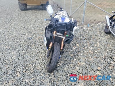 Drugie zdjęcie samochodu z przodu: 2004 SUZUKI GSX1300 R VIN:JS1GW71A642105353 - miniatura