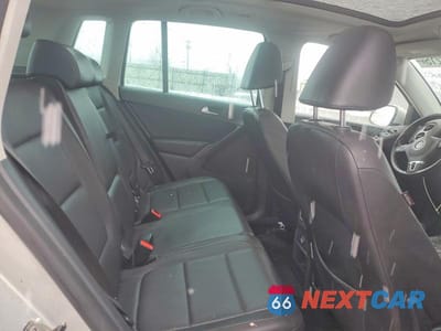Zdjęcie 11 z 13 samochodu: 2011 VOLKSWAGEN TIGUAN S VIN:WVGAV7AXXBW539831 - miniatura
