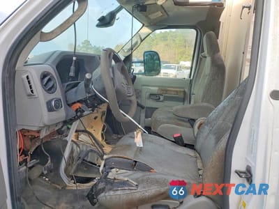 Zdjęcie 7 z 13 samochodu: 2021 FORD E350 CUTAWAY CARGO 7.3L VIN:1FDWE3FK4MDC41348 - miniatura