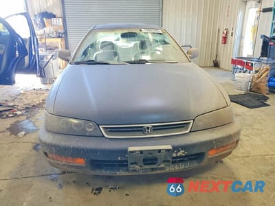 Piąte zdjęcie samochodu w środku: 1996 HONDA ACCORD LX VIN:1HGCD5535TA137145 - miniatura