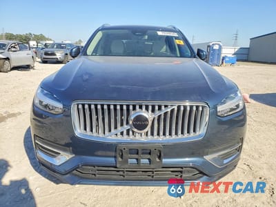 Piąte zdjęcie samochodu w środku: 2025 VOLVO XC90 CORE VIN:YV4M12PJ9S1318167 - miniatura