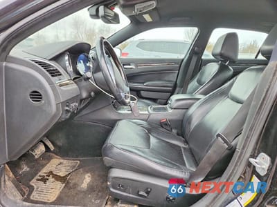 Zdjęcie 7 z 11 samochodu: 2013 CHRYSLER 300C VIN:2C3CCAKG3DH551887 - miniatura