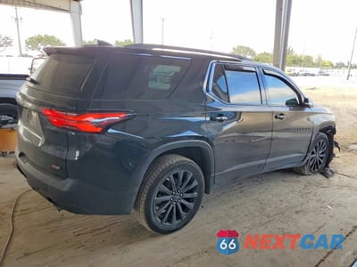 Trzecie zdjęcie samochodu z tyłu: 2023 CHEVROLET TRAVERSE RS VIN:1GNERJKW1PJ166834 - miniatura