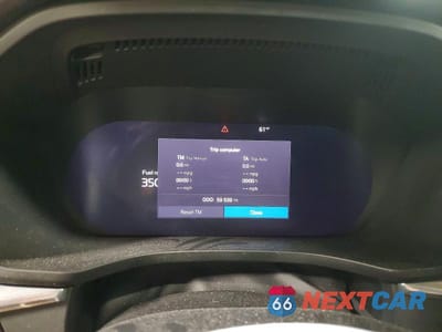 Zdjęcie 9 z 11 samochodu: 2023 VOLVO XC60 ULTIMATE VIN:YV4L12RA6P1193550 - miniatura