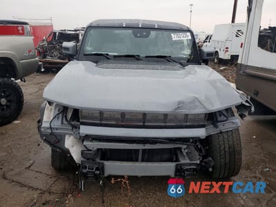 Piąte zdjęcie samochodu w środku: 2025 GMC HUMMER SUV 2X VIN:1GKT0NDE3SU117393 - miniatura