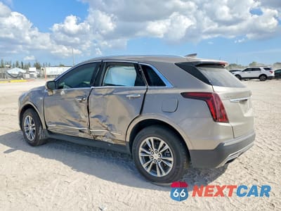 Drugie zdjęcie samochodu z przodu: 2022 CADILLAC XT5 PREMIUM LUXURY VIN:1GYKNDRS2NZ180830 - miniatura