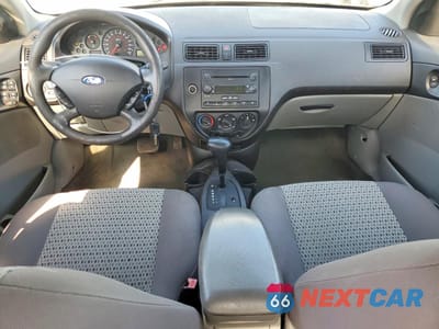 Zdjęcie 8 z 12 samochodu: 2007 FORD FOCUS ZX4 VIN:1FAFP34N67W301656 - miniatura