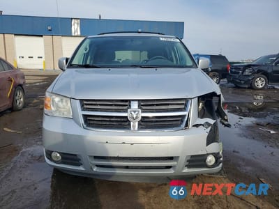 Piąte zdjęcie samochodu w środku: 2010 DODGE GRAND CARAVAN SXT VIN:2D4RN5DX6AR127486 - miniatura