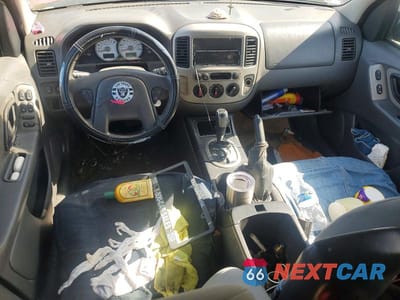 Zdjęcie 8 z 12 samochodu: 2005 FORD ESCAPE XLT VIN:1FMYU93105KA70752 - miniatura