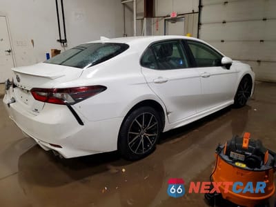 Trzecie zdjęcie samochodu z tyłu: 2021 TOYOTA CAMRY SE VIN:4T1G11AK8MU452970 - miniatura