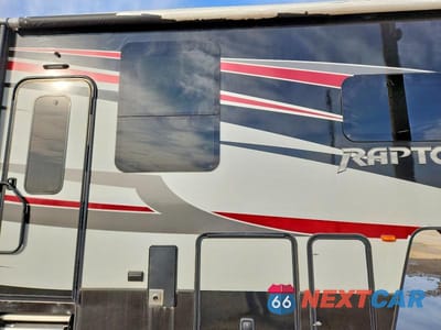 Zdjęcie 9 z 10 samochodu: 2016 KEYSTONE RAPTOR CAMPER VIN:4YDF3983XGR800456 - miniatura
