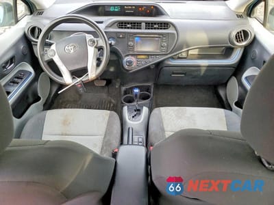 Zdjęcie 8 z 12 samochodu: 2012 TOYOTA PRIUS C THREE VIN:JTDKDTB36D1044770 - miniatura