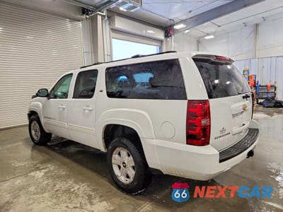 Drugie zdjęcie samochodu z przodu: 2013 CHEVROLET SUBURBAN K1500 LT VIN:1GNSKJE73DR123878 - miniatura