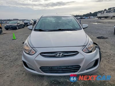 Piąte zdjęcie samochodu w środku: 2017 HYUNDAI ACCENT SE VIN:KMHCT4AEXHU306984 - miniatura