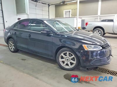 Czwarte zdjęcie samochodu z boku: 2013 VOLKSWAGEN JETTA SE VIN:3VWDP7AJ7DM428435 - miniatura