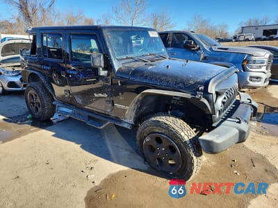 Czwarte zdjęcie samochodu z boku: 2015 JEEP WRANGLER UNLIMITED SAHARA VIN:1C4BJWEG0FL754330 - miniatura