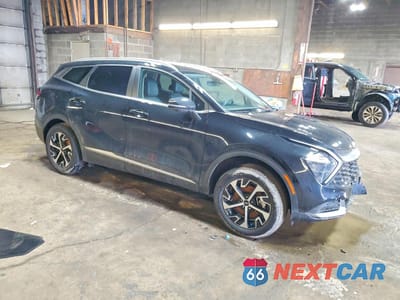 Czwarte zdjęcie samochodu z boku: 2023 KIA SPORTAGE EX VIN:5XYK3CAF3PG127947 - miniatura
