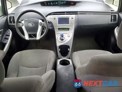 Zdjęcie 8 z 11 samochodu: 2013 TOYOTA PRIUS VIN:JTDKN3DU6D5545119 - miniatura