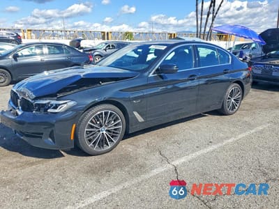 2022 BMW 530E WBA13AG02NCK12246 - główne zdjęcie licytacji z USA - miniatura