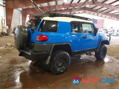 Trzecie zdjęcie samochodu z tyłu: 2007 TOYOTA FJ CRUISER BASE VIN:JTEBU11F270011657 - miniatura