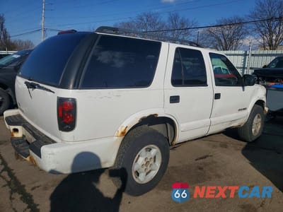 Trzecie zdjęcie samochodu z tyłu: 2004 CHEVROLET BLAZER VIN:1GNDT13X84K156070 - miniatura