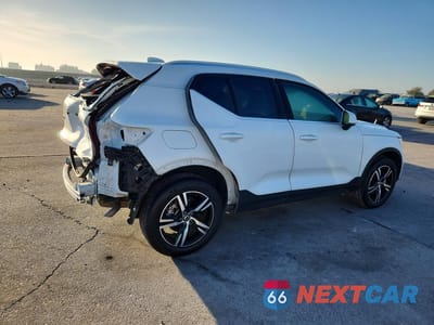 Trzecie zdjęcie samochodu z tyłu: 2024 VOLVO XC40 CORE VIN:YV4L12UK8R2330629 - miniatura